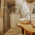 Vintage Cave House 호텔 3*