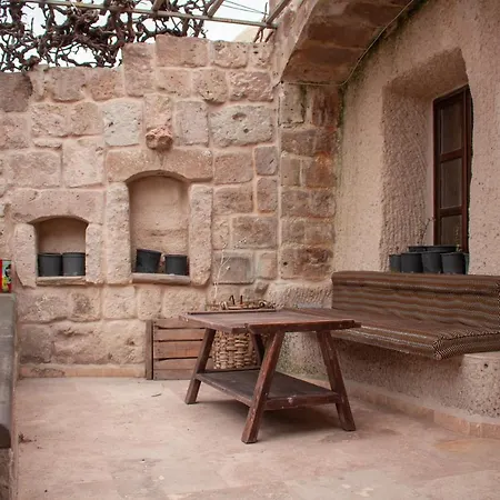 Готель Vintage Cave House