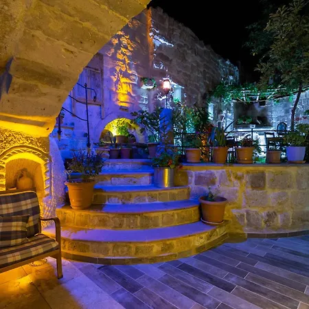 Vintage Cave House Готель