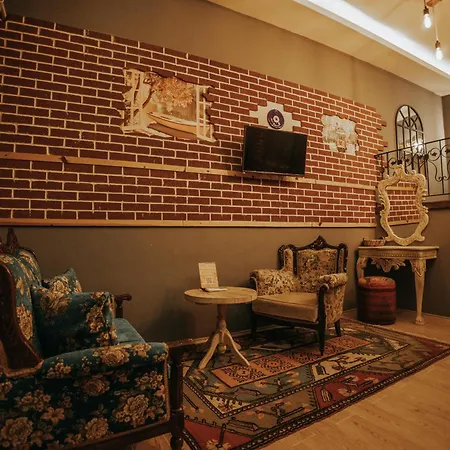 Vintage Cave House Otel 2*
