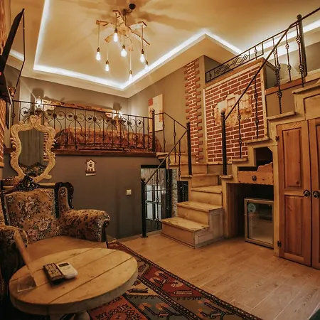 Готель Vintage Cave House