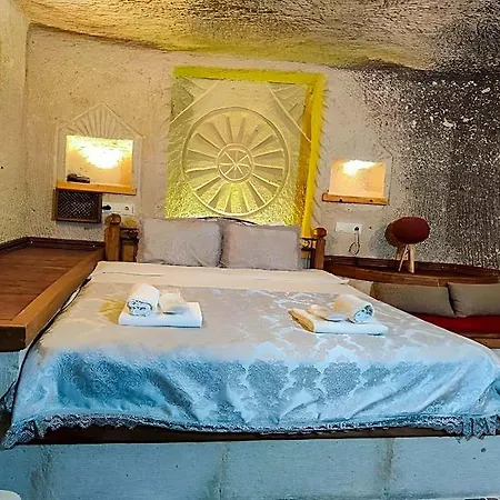 Vintage Cave House Hotel 3*