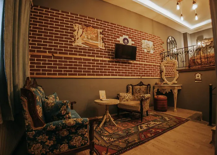 Vintage Cave House Hotel 3*